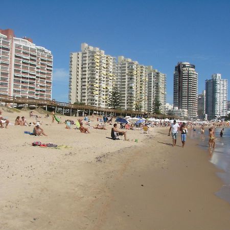 DEPTO FRENTE AL MAR - PUNTA DEL ESTE - Uruguay Punta del Este Exterior foto