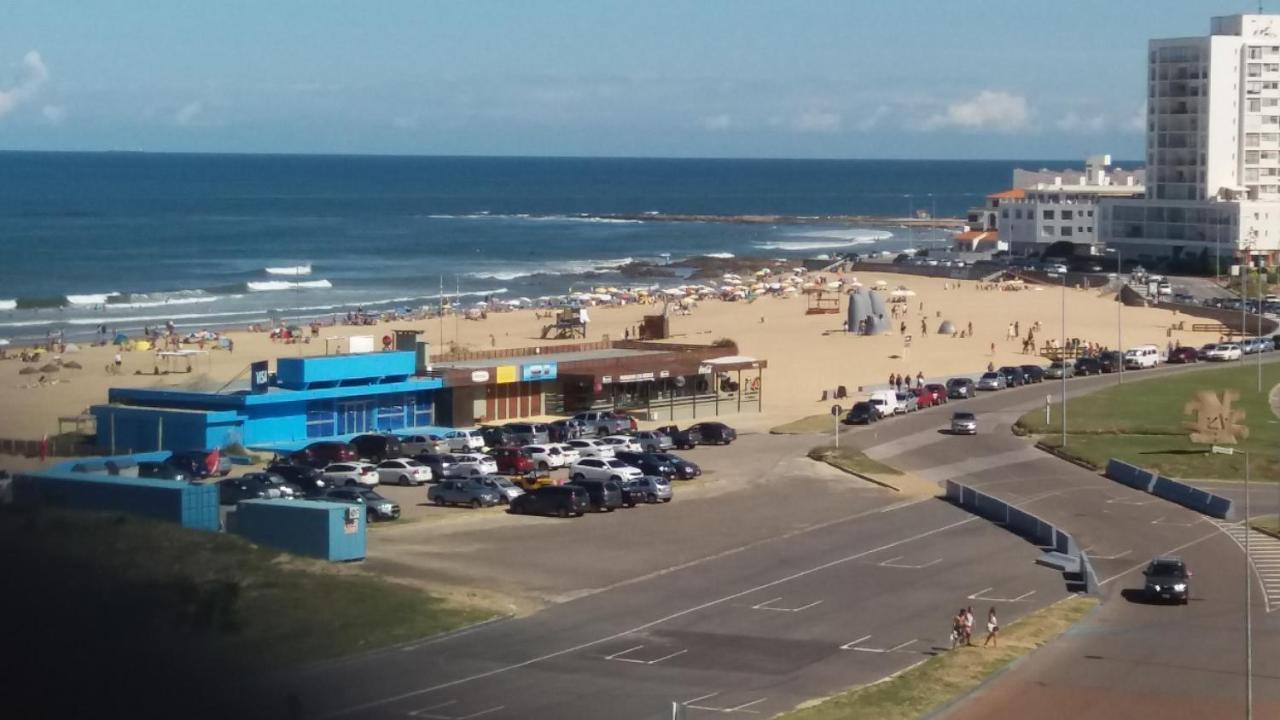 DEPTO FRENTE AL MAR - PUNTA DEL ESTE - Uruguay Punta del Este Exterior foto