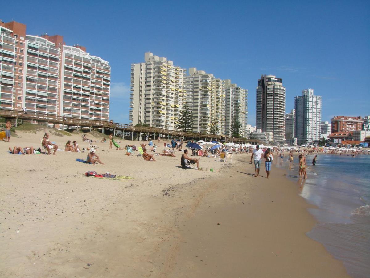 DEPTO FRENTE AL MAR - PUNTA DEL ESTE - Uruguay Punta del Este Exterior foto